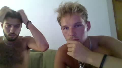 Snapshot of blondiexbrunette chatting on 06/19/26, 12:31 Aron X Emrah online show from 06/19/26, 12:31