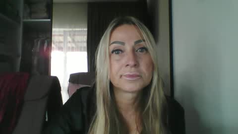 Iren online show from 10/12/25, 09:19