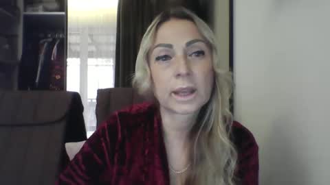 Iren online show from 10/25/25, 12:23