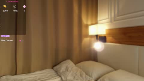 Snapshot of blondoll chatting on 04/15/26, 01:12 blondoll online show from 04/15/26, 01:12