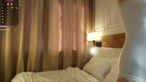 Snapshot of blondoll chatting on 06/10/26, 01:39 blondoll online show from 06/10/26, 01:39