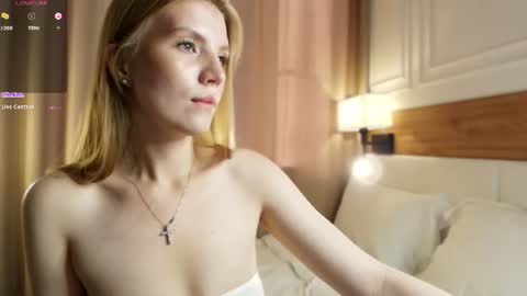 Snapshot of blondoll chatting on 07/02/26, 01:05 blondoll online show from 07/02/26, 01:05