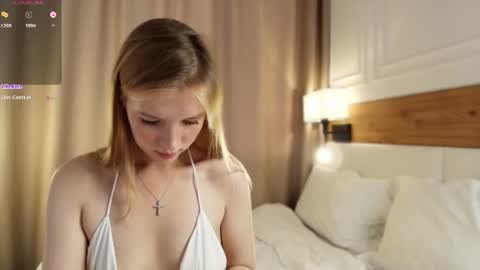 Snapshot of blondoll chatting on 07/06/26, 01:02 blondoll online show from 07/06/26, 01:02