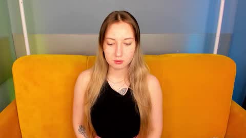 Snapshot of blondyjolly chatting on 03/03/26, 01:23 blondyjolly online show from 03/03/26, 01:23