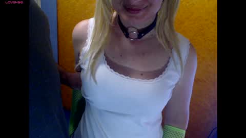 Snapshot of blontsex chatting on 12/01/24, 04:40 Blontsex online show from 12/01/24, 04:40