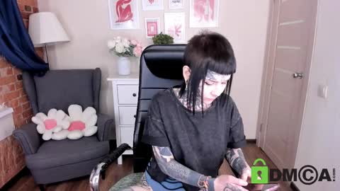 Snapshot of blood__mary chatting on 04/08/26, 08:31 Mary online show from 04/08/26, 08:31