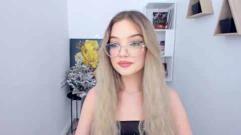 Sophia online show from 01/13/25, 06:38