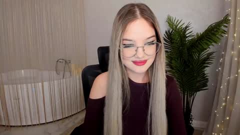 Sophia online show from 01/14/25, 06:17