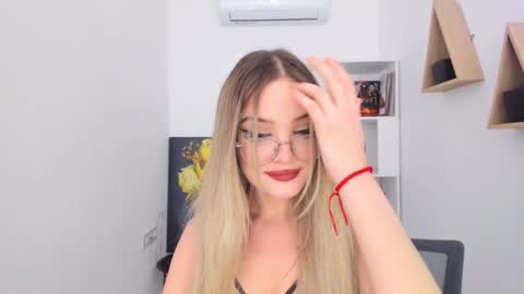 Sophia online show from 01/26/25, 01:52