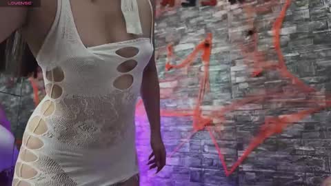 santiylola online show from 10/21/25, 02:12