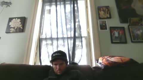 Snapshot of blowme19866 chatting on 02/18/25, 02:06 blowme19866 online show from 02/18/25, 02:06