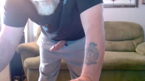 Snapshot of blowshow82 chatting on 10/28/25, 05:15 The Storybook Couple......NOT online show from 10/28/25, 05:15