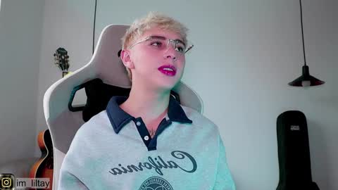 Snapshot of blue_boy_1 chatting on 12/02/24, 12:29 TAY online show from 12/02/24, 12:29