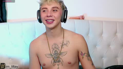 Snapshot of blue_boy_1 chatting on 12/26/24, 05:58 TAY online show from 12/26/24, 05:58