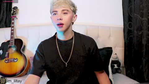 Snapshot of blue_boy_1 chatting on 01/03/25, 01:58 TAY online show from 01/03/25, 01:58