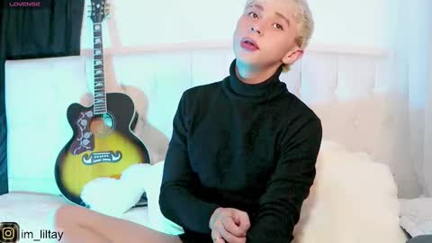 Snapshot of blue_boy_1 chatting on 02/15/25, 12:37 TAY online show from 02/15/25, 12:37