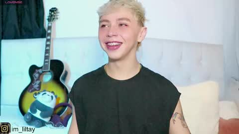 Snapshot of blue_boy_1 chatting on 02/23/25, 11:58 TAY online show from 02/23/25, 11:58