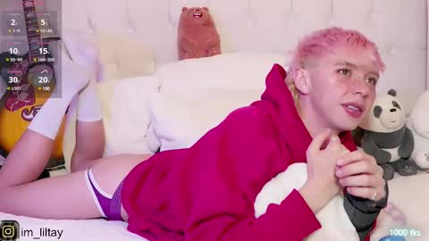 Snapshot of blue_boy_1 chatting on 03/10/25, 05:22 TAY online show from 03/10/25, 05:22