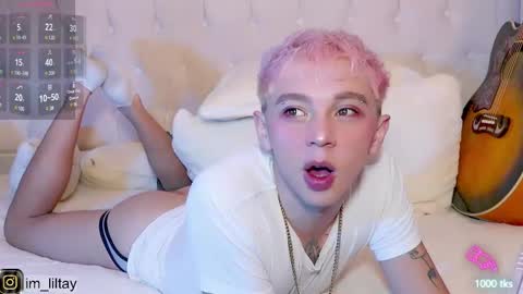 Snapshot of blue_boy_1 chatting on 03/11/25, 12:54 TAY online show from 03/11/25, 12:54