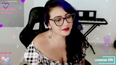 susan  online show from 11/23/25, 04:23