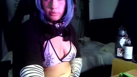 Snapshot of blue_katt chatting on 09/19/25, 11:16 blue katt online show from 09/19/25, 11:16