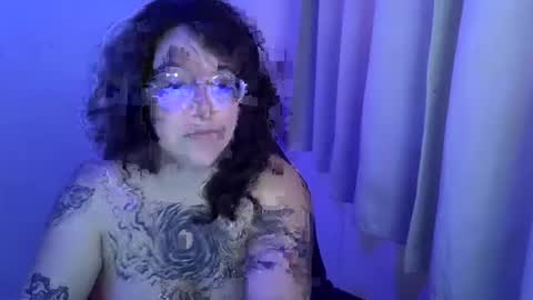 Snapshot of blue_liz chatting on 10/16/25, 07:26 blue_liz online show from 10/16/25, 07:26