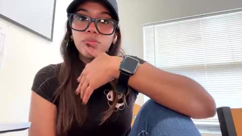 Snapshot of blueaby1 chatting on 09/27/25, 03:06 blueaby1 online show from 09/27/25, 03:06