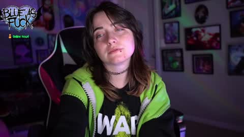 Snapshot of blueasfuck chatting on 12/12/24, 03:10 Blue online show from 12/12/24, 03:10