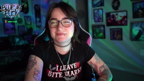 Snapshot of blueasfuck chatting on 12/16/24, 01:42 Blue online show from 12/16/24, 01:42