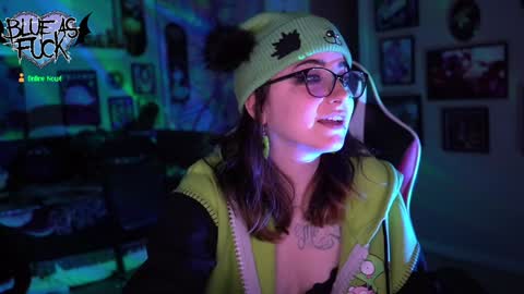 Snapshot of blueasfuck chatting on 12/29/24, 12:41 Blue online show from 12/29/24, 12:41