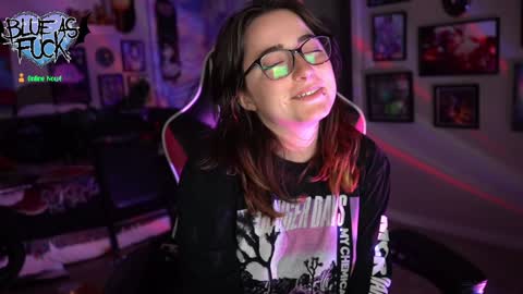 Snapshot of blueasfuck chatting on 12/30/24, 02:20 Blue online show from 12/30/24, 02:20