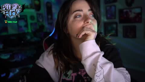 Snapshot of blueasfuck chatting on 01/03/25, 02:21 Blue online show from 01/03/25, 02:21