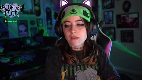 Snapshot of blueasfuck chatting on 01/05/25, 05:41 Blue online show from 01/05/25, 05:41