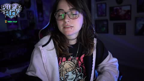 Snapshot of blueasfuck chatting on 01/07/25, 01:17 Blue online show from 01/07/25, 01:17