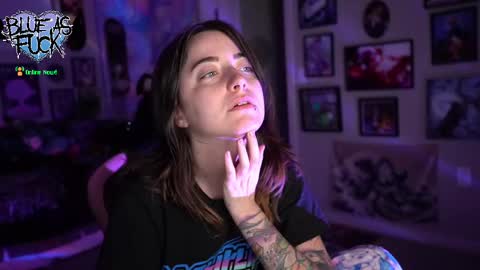 Snapshot of blueasfuck chatting on 03/04/25, 01:55 Blue online show from 03/04/25, 01:55