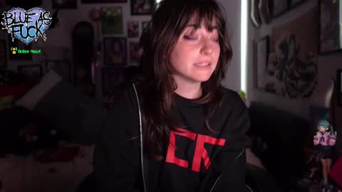 Snapshot of blueasfuck chatting on 09/17/25, 01:18 Blue online show from 09/17/25, 01:18