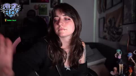 Snapshot of blueasfuck chatting on 09/30/25, 01:21 Blue online show from 09/30/25, 01:21