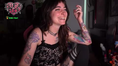 Snapshot of blueasfuck chatting on 10/16/25, 12:55 Blue online show from 10/16/25, 12:55