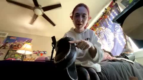 Snapshot of bluebloodednorsewitch chatting on 02/23/25, 08:00 bluebloodednorsewitch online show from 02/23/25, 08:00