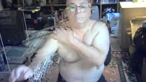 Snapshot of bluebox65 chatting on 10/01/25, 05:08 bluebox65 online show from 10/01/25, 05:08