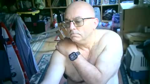 Snapshot of bluebox65 chatting on 11/01/25, 11:01 bluebox65 online show from 11/01/25, 11:01