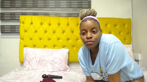 Snapshot of bluedi622952 chatting on 02/26/25, 02:37 Tee online show from 02/26/25, 02:37