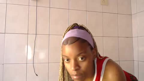 Snapshot of bluedi622952 chatting on 03/07/25, 01:07 Tee online show from 03/07/25, 01:07