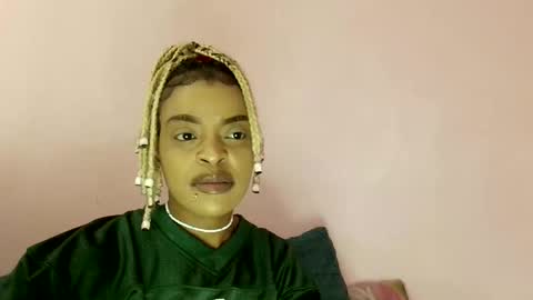 Snapshot of bluedi622952 chatting on 09/15/25, 11:10 Tee online show from 09/15/25, 11:10