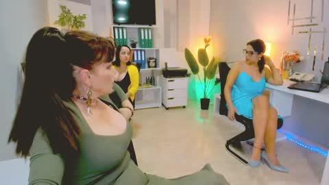 bluediamondsdreams online show from 10/28/25, 03:36