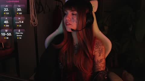 Snapshot of bluedweeb chatting on 01/06/25, 05:52 Blue online show from 01/06/25, 05:52