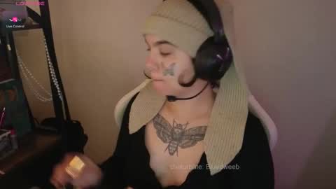 Snapshot of bluedweeb chatting on 02/08/26, 05:00 Blue online show from 02/08/26, 05:00