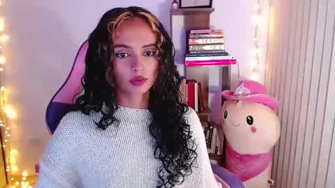 Snapshot of bluee_v chatting on 09/18/25, 12:45 Im Abril .. Nice to meet you thumb up me please its important INDEPENDENT MODEL online show from 09/18/25, 12:45