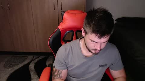 blueeyeboy0 online show from 02/03/25, 07:21