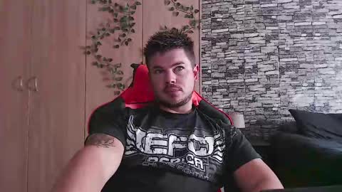 blueeyeboy0 online show from 09/15/25, 11:21